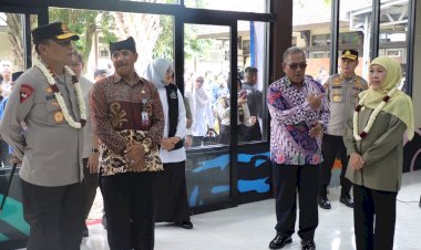Gubernur-dan-Kapolda-Jatim-Resmikan-Sarana-Prasarana-SMAN-2-Taruna-Bhayangkara-di-Banyuwangi