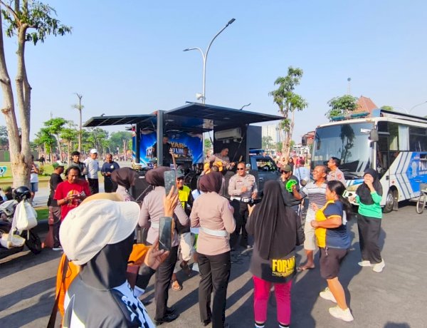 Tidak Hanya Pengamanan, Polresta Sidoarjo Hadirkan Layanan Publik di CFD